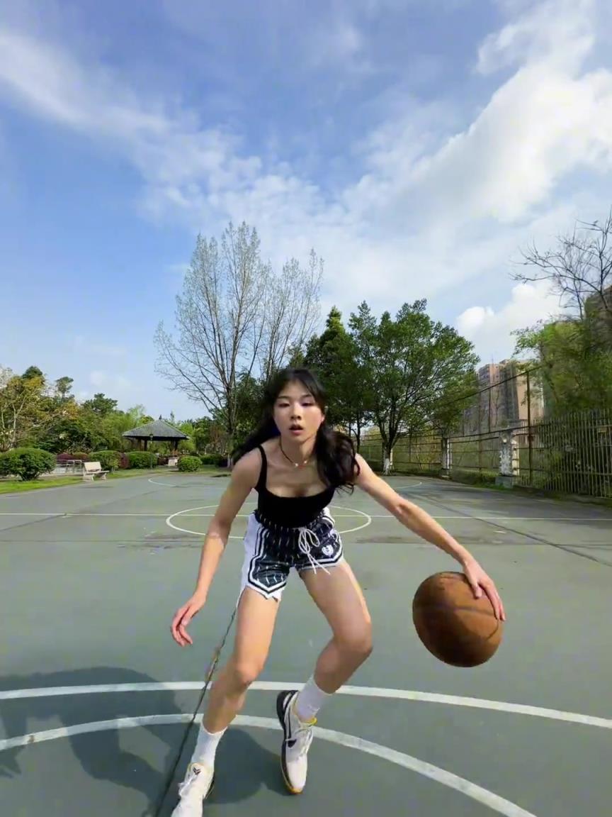 看著有點(diǎn)實(shí)力，敢背打我不？